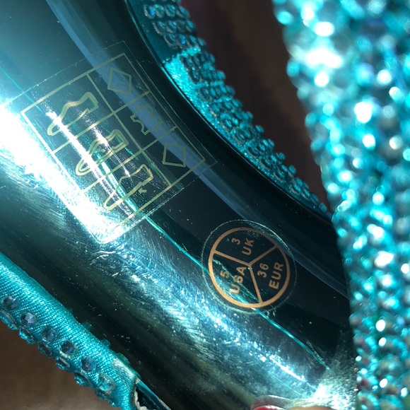Heels 💙💙 - Picture 4 of 4
